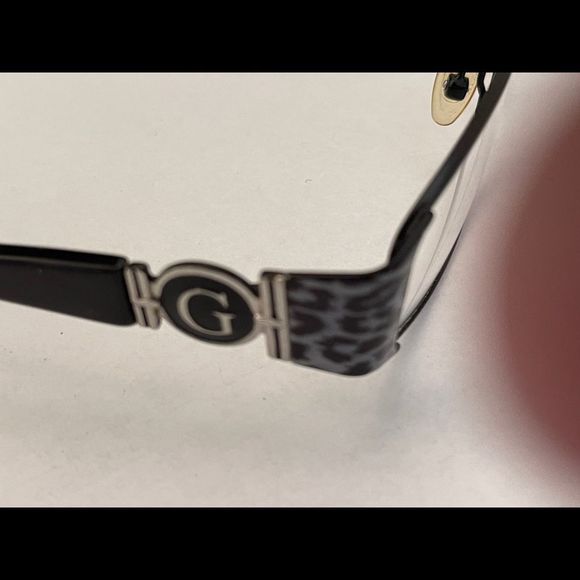 Guess glasses with no script main image 13